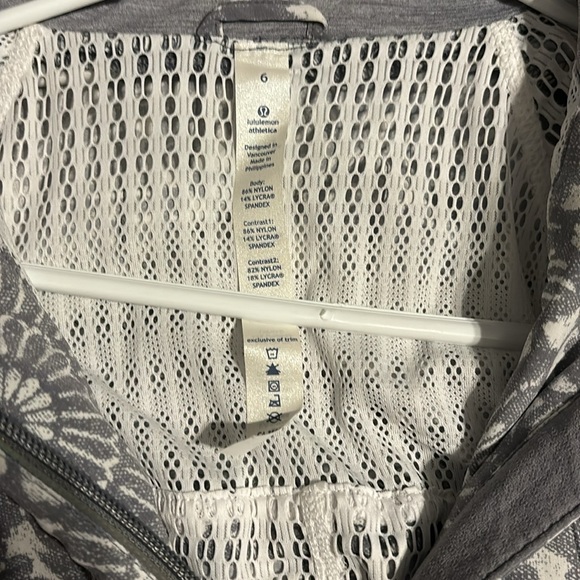 Lululemon jacket - Picture 2 of 6